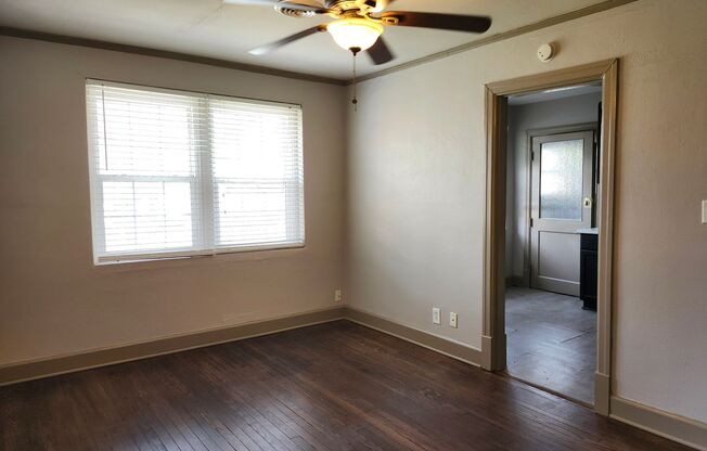 1209 W 50th Street