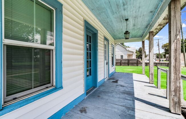 2 Bedroom 1 Bath in the Heart of Youngsville!