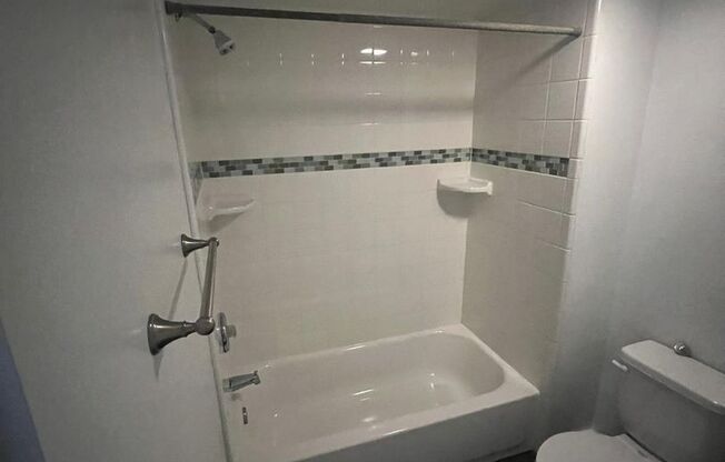 Studio, 1 bath, 1,100 sqft, $1,595, Unit 2011