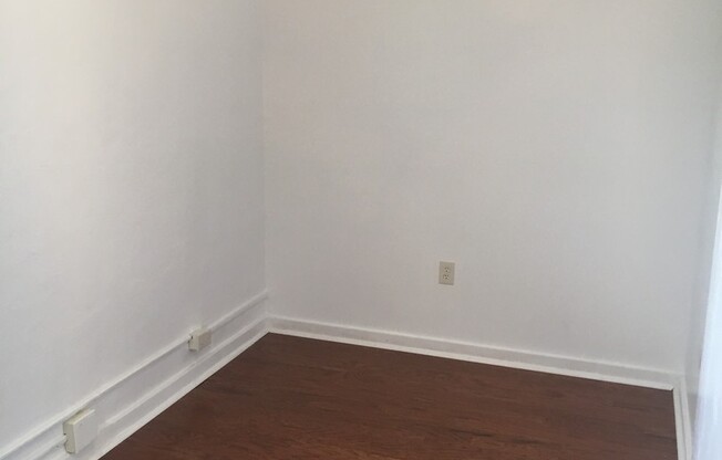 2 beds, 1 bath, $1,795, Unit 411C