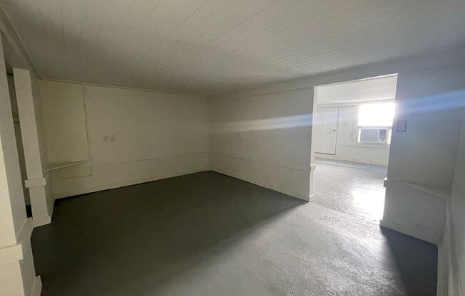 1 bed, 1 bath, 500 sqft, $1,250, Unit 1519 Pine St #A Lower