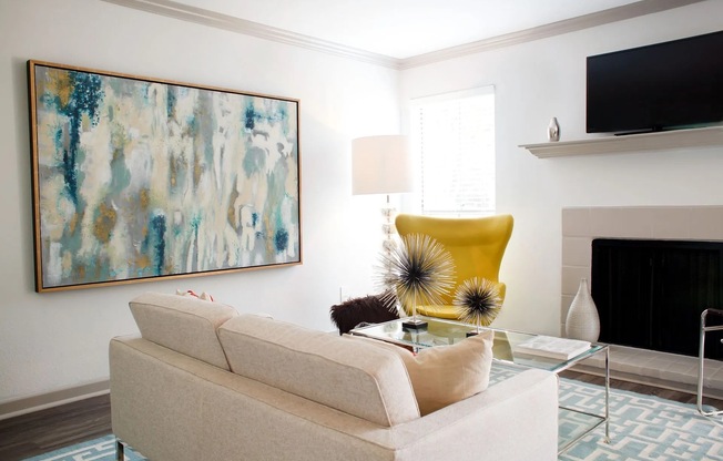 Trailpoint Apartment Homes Living Area