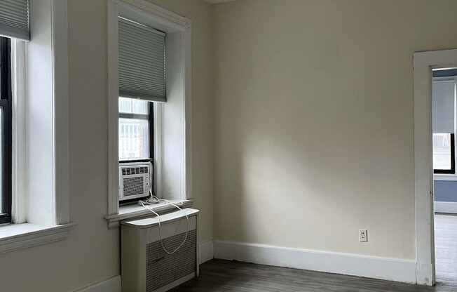 2 beds, 1 bath, 1,000 sqft, $3,100, Unit 4
