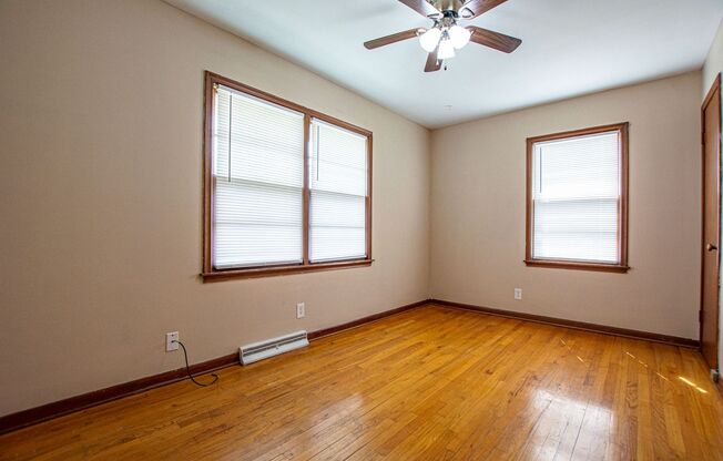 2 beds, 1 bath, $1,150