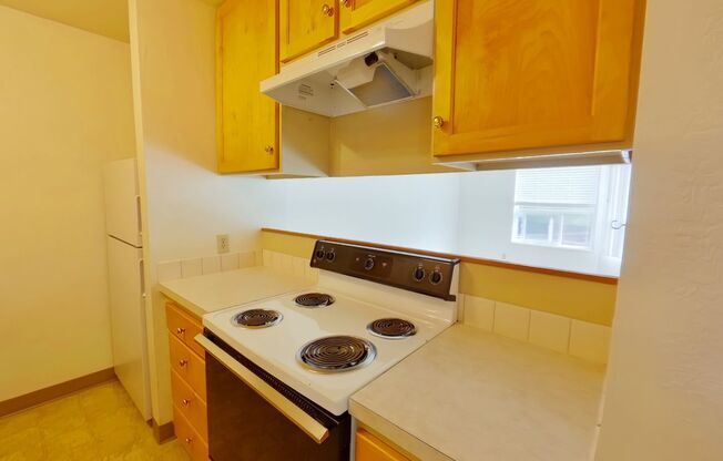 2 beds, 1 bath, $1,650, Unit 104