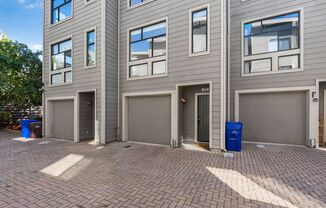 Modern 2BD/2BA Townhome w/ Private Yard, Garage & Smart Features — Near Downtown Oakland