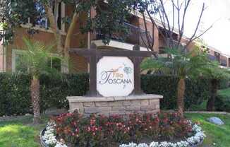 Great Two Bedroom Corner Unit in Villa Toscana!