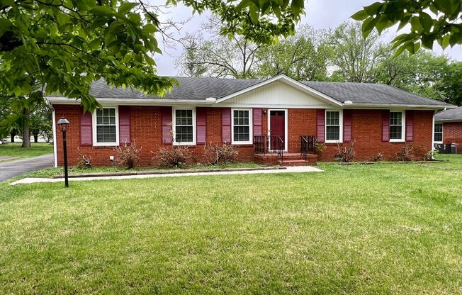 3 Bed 1.5 Bath W. Bonus, Renovated Full Brick Home in Murfreesboro