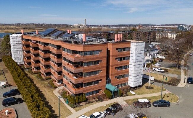 1 CAREY CIR