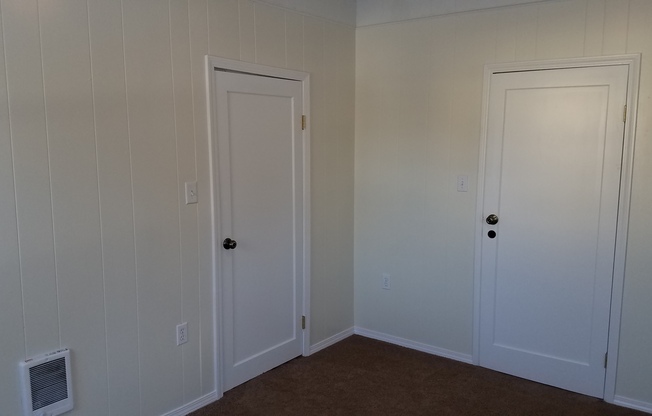 2 beds, 1 bath, $1,400