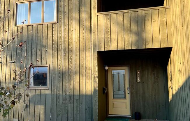 Available in July! Pet Friendly Fully Furnished Townhouse close to Hospitals, UAA