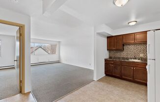 1 bed, 1 bath, 580 sqft, $950, Unit 211