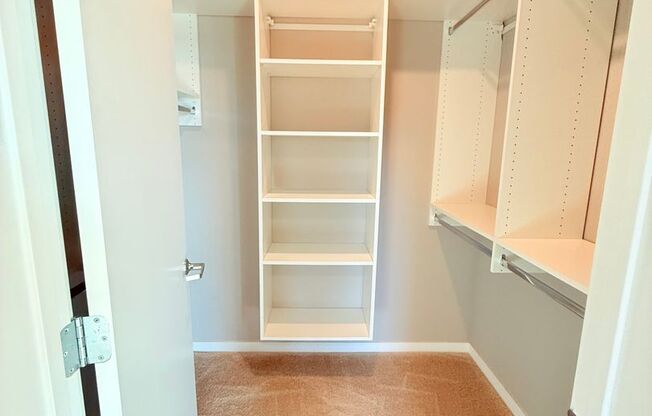 Studio, 1 bath, 563 sqft, $1,550, Unit 104-212