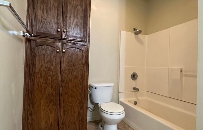 2 beds, 1 bath, $1,575