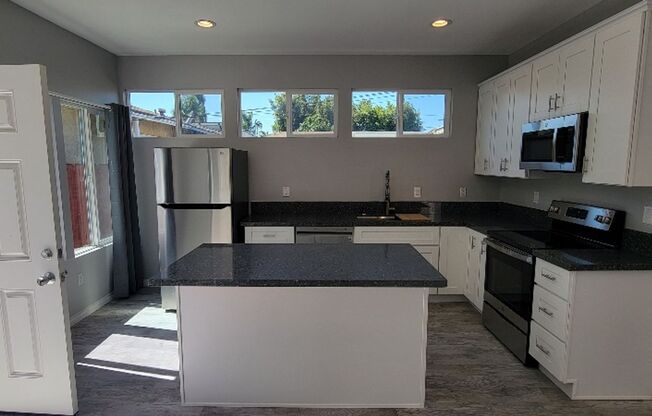 Studio, 1 bath, 540 sqft, $1,950, Unit 4214