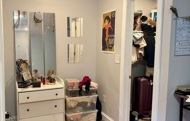 Studio, 1 bath, 275 sqft, $1,035, Unit 2C