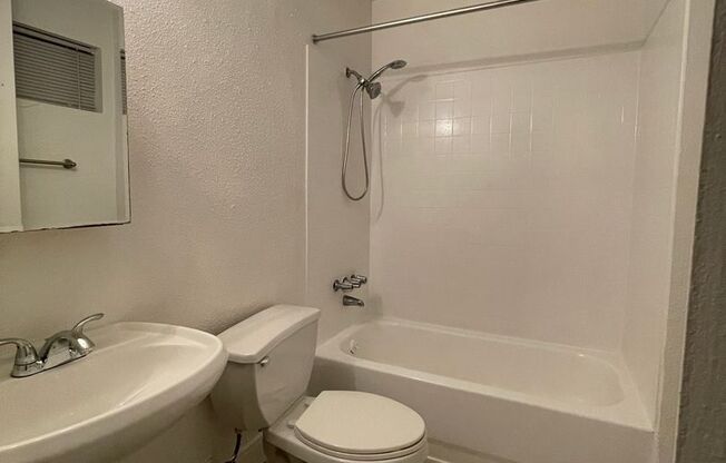 1 bed, 1 bath, 725 sqft, $1,199, Unit 1504-09