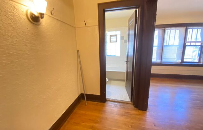 Studio, 1 bath, $775, Unit 307