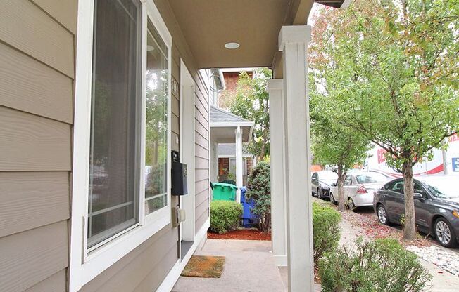 2 Bed/1 Bath Sellwood-West Moreland Home