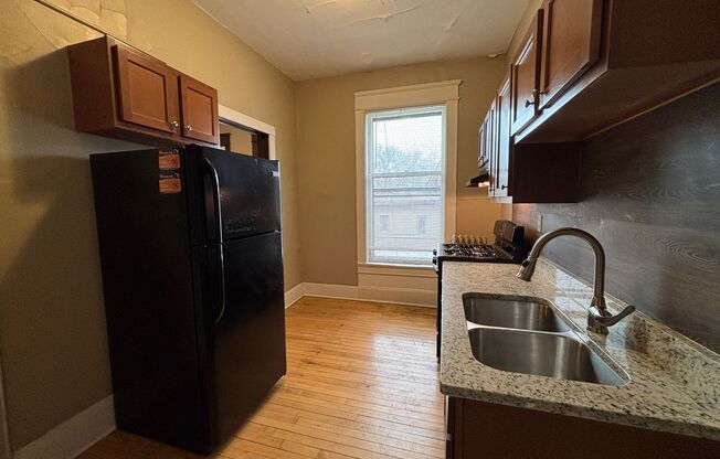 1 bed, 1 bath, 389 sqft, $899, Unit 7