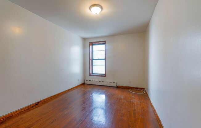 577 Warren LLC