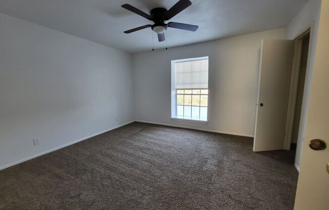 1 bed, 1 bath, $850, Unit # 350A