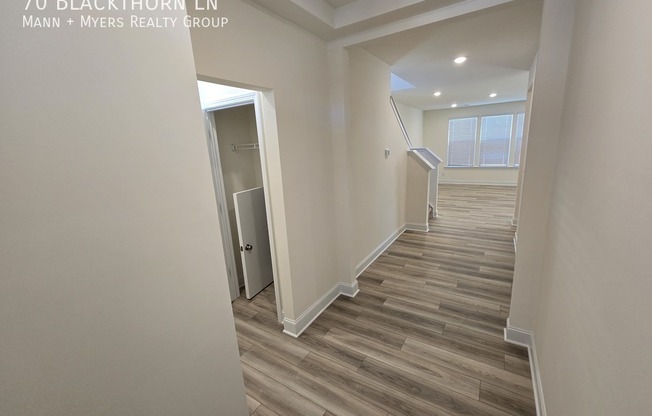 70 BLACKTHORN LN