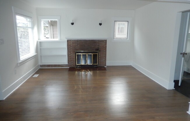 3 beds, 2 baths, $2,595