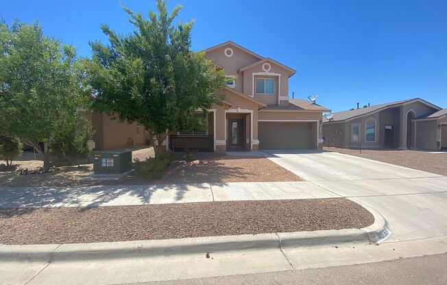 East El Paso LARGE 4 bed Refrig A/C!