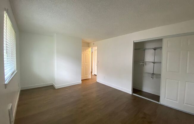 2 beds, 1 bath, 807 sqft, $1,675, Unit C4