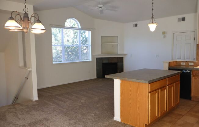 Love Where You Live – 2 Bed Condo in the Heart of Loveland