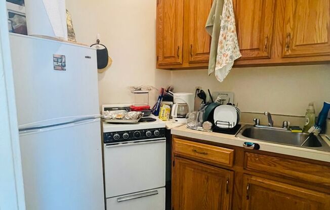 Studio, 1 bath, 335 sqft, $2,250, Unit 15