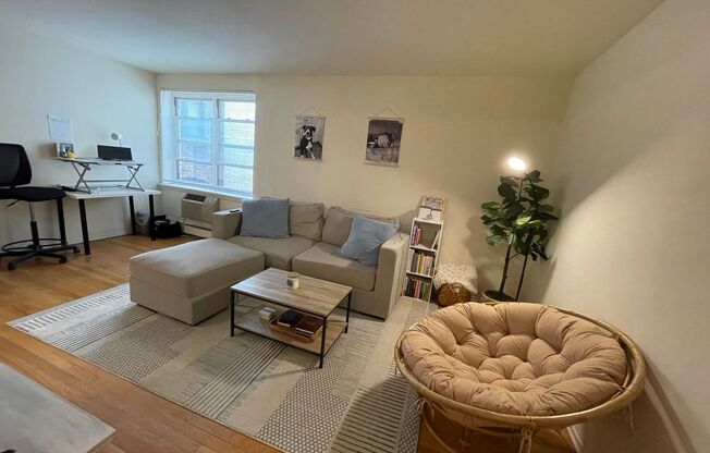 1 bed, 1 bath, 600 sqft, $1,625, Unit 535-454