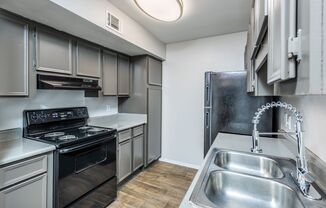 1 bed, 1 bath, 700 sqft, $899