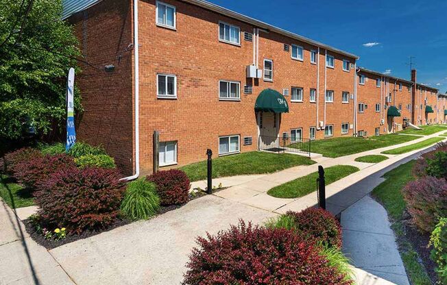 1 bed, 1 bath, 725 sqft, $1,350, Unit A08