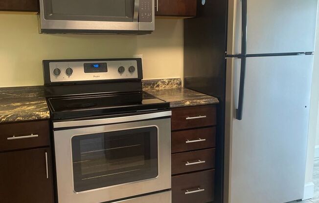 2 beds, 2 baths, 1,000 sqft, $1,950, Unit 14208 #A1