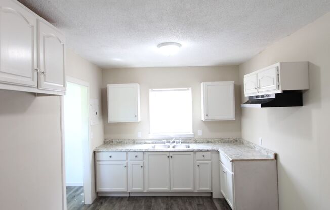 Belview Beauty! Cute ! Cute! Cute! New on the Market and Newly Renovated!