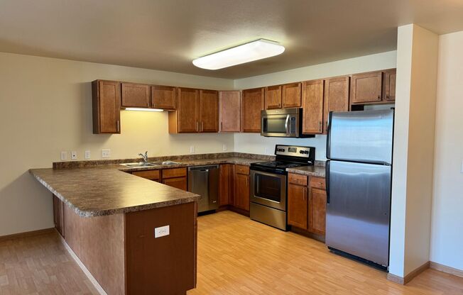 2 beds, 2 baths, 966 sqft, $1,255, Unit 5160-108