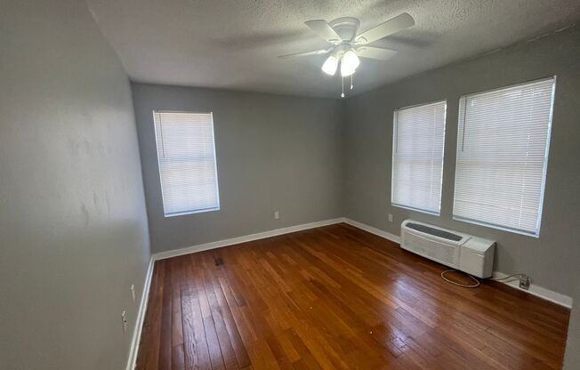 2 beds, 1 bath, 765 sqft, $775, Unit Unit "O"