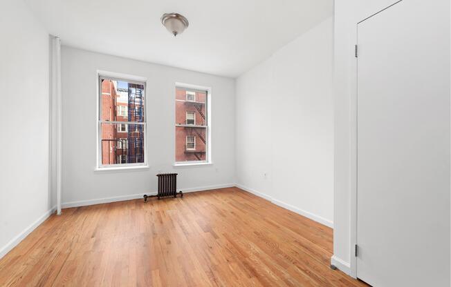 66 W 10 ST