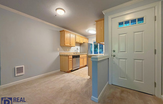 Cozy 2BD Portland Unit with Covered Parking