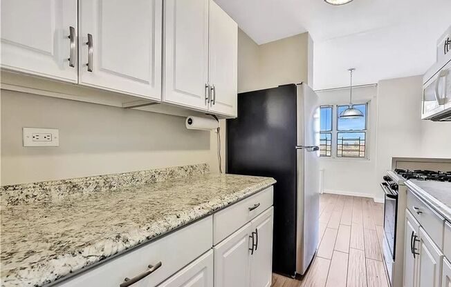 1 bed, 1 bath, $1,700