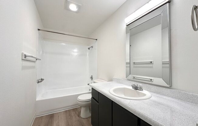 3 beds, 1.5 baths, 1,082 sqft, $1,925, Unit 16