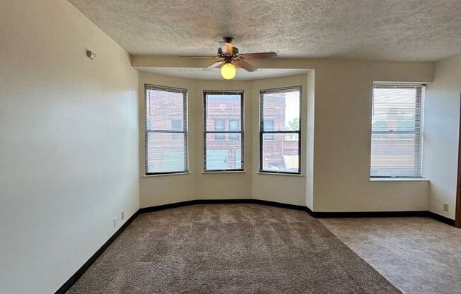 2 beds, 1 bath, 752 sqft, $750, Unit 617 N.12TH ST. #3