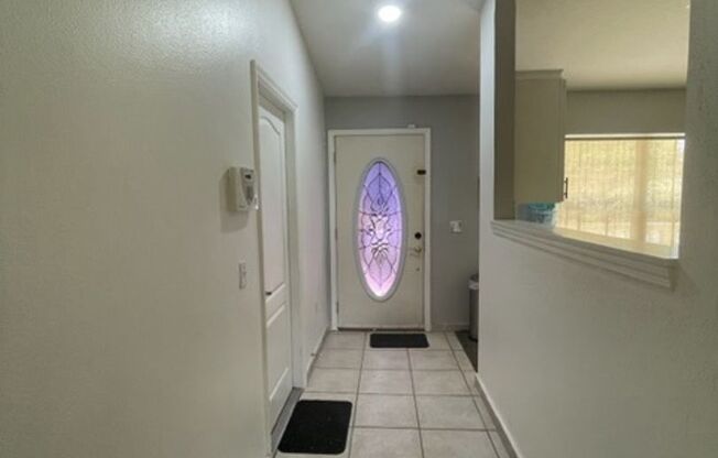 3/2 Home in Poinciana for Rent!