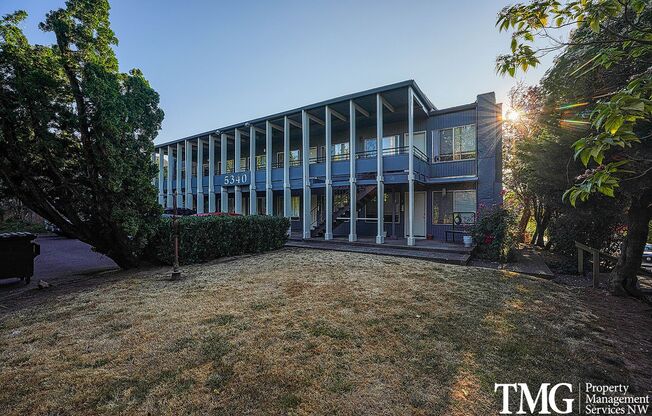 Milwaukie Ave Apartments