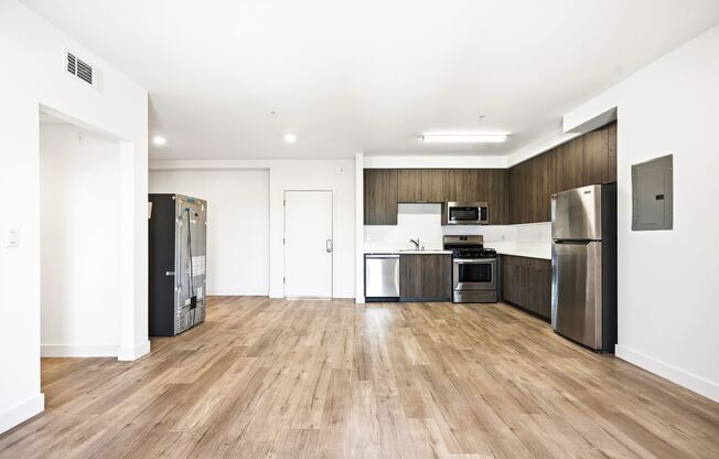 2 beds, 2 baths, 1,037 sqft, $2,950, Unit 407