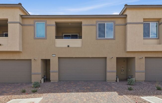 Brand New 3 Bedroom Stylish Henderson Townhome in Black Mountain Ranch
