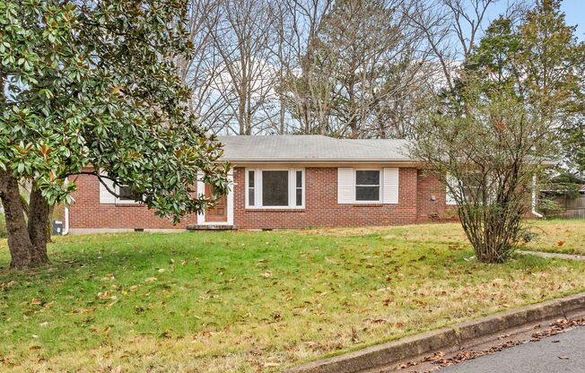 3 Bedroom Pet Friendly Home For Rent!