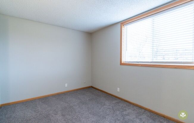 3 beds, 2 baths, 1,350 sqft, $1,460, Unit C-70